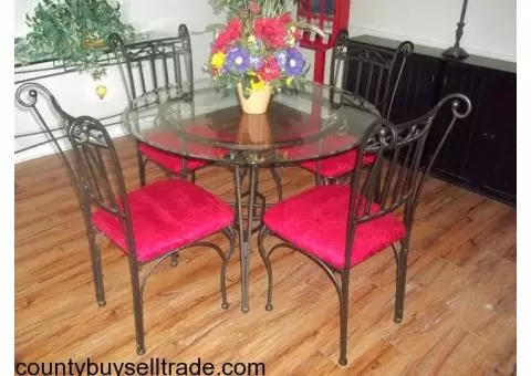 Beautiful Glass Top Dinette-Table & 4 Chairs